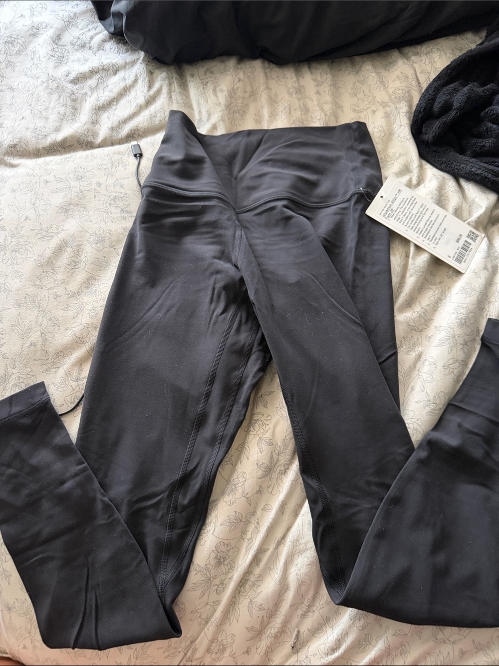 Lululemon Align brand new black size 6
